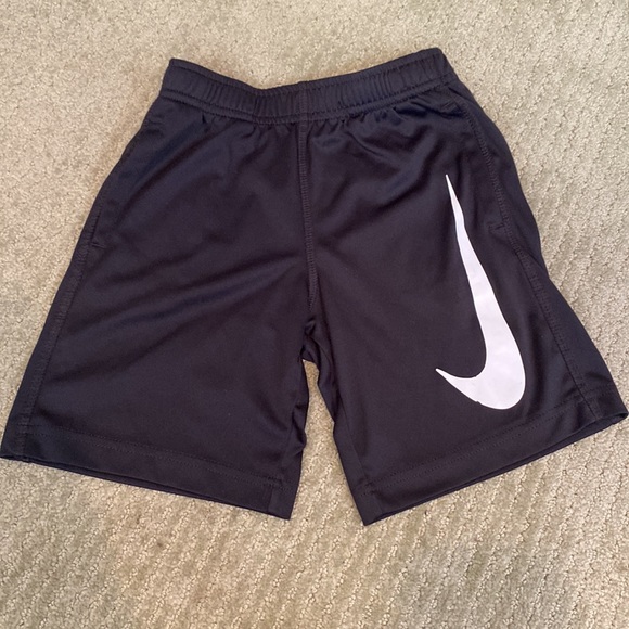 Bundle of boys dri-fit shorts - Picture 6 of 8